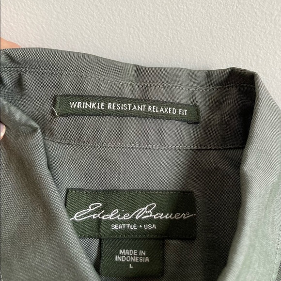 Eddie Bauer Men’s Wrinkle Resistant Relaxed Fit - Picture 6 of 7